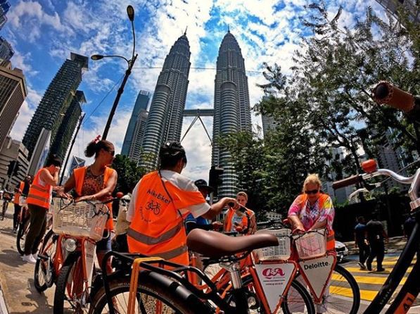 Q&A sponsor fiets van Mikebikes weer gespot in Maleisië!